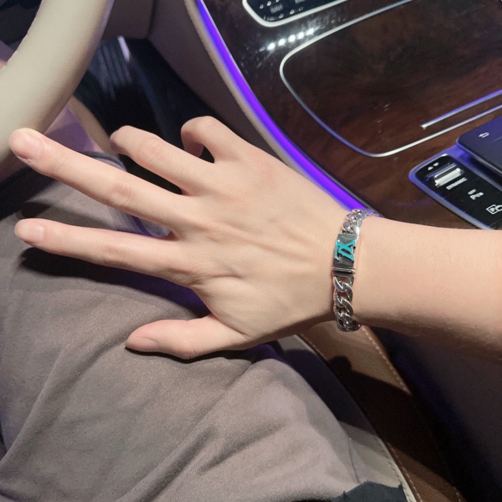 High Quality Louis Vuitton LV Bracelet