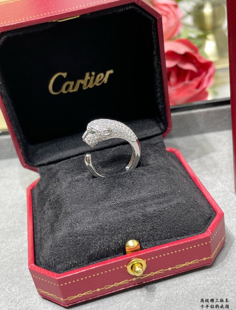 Cartier.Half Diamond Leopard Ring! Unisex