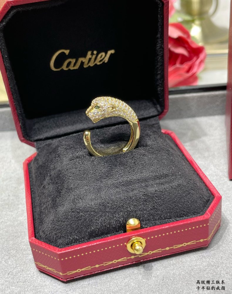 Cartier.Half Diamond Leopard Ring! Unisex
