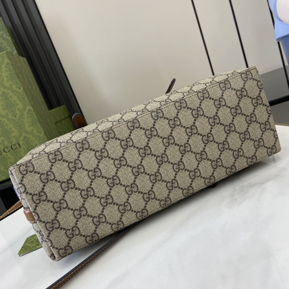 GG  shopping bag