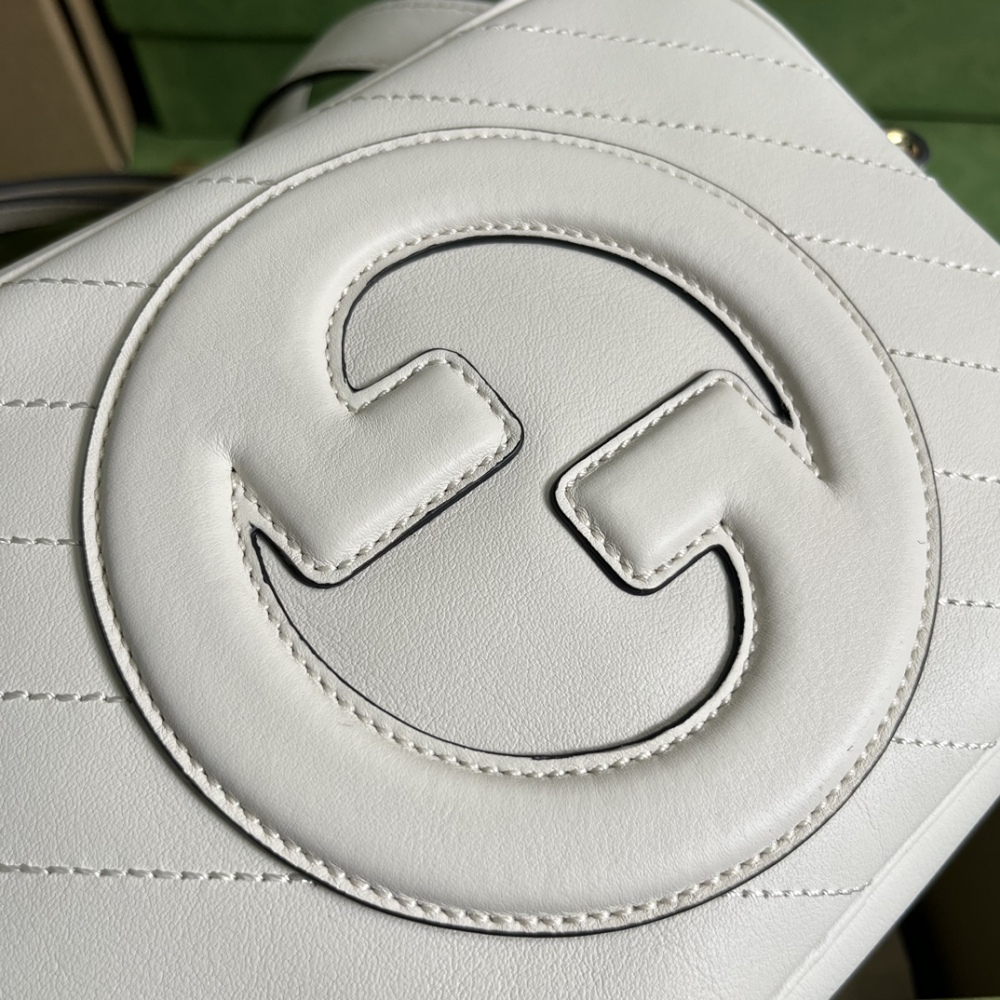 Gucci Blondie small shoulder bag