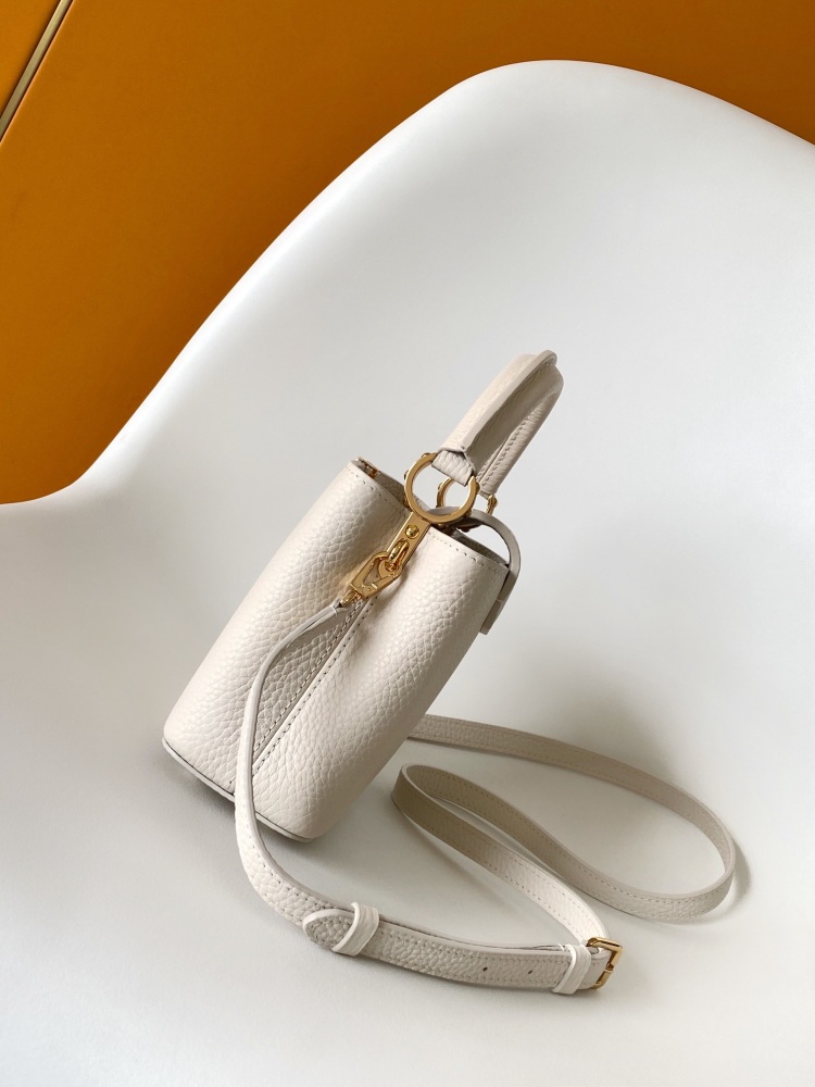 Capucines BB bag