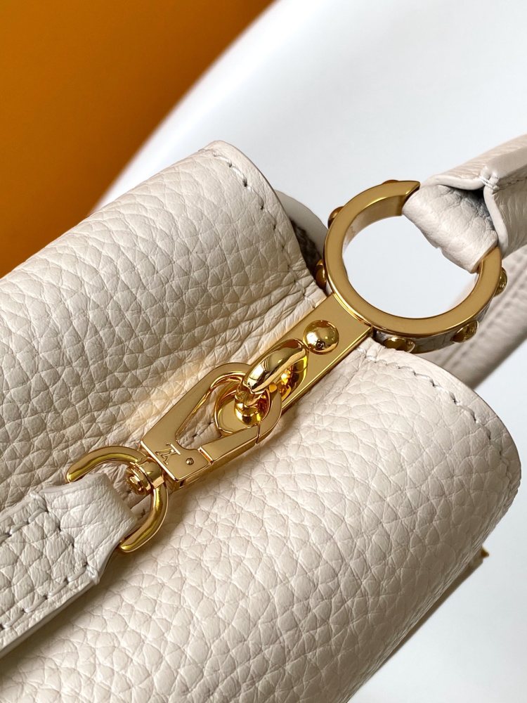Capucines BB bag