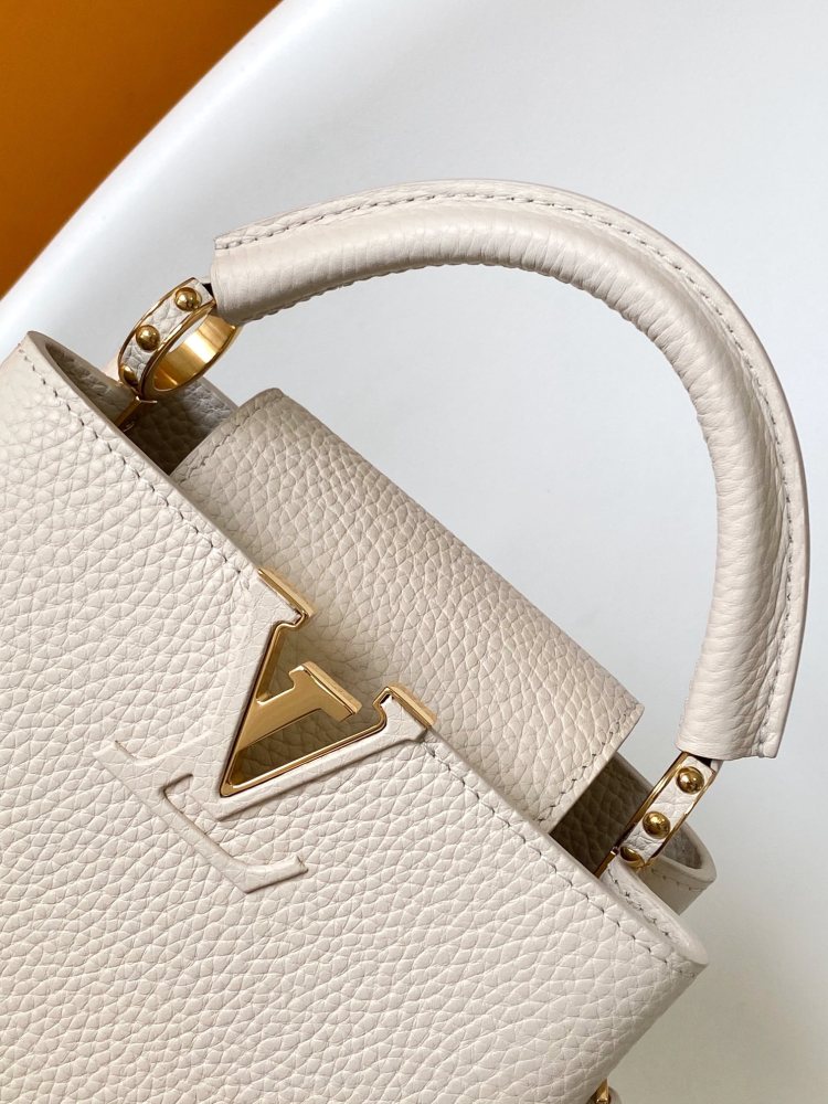Capucines BB bag