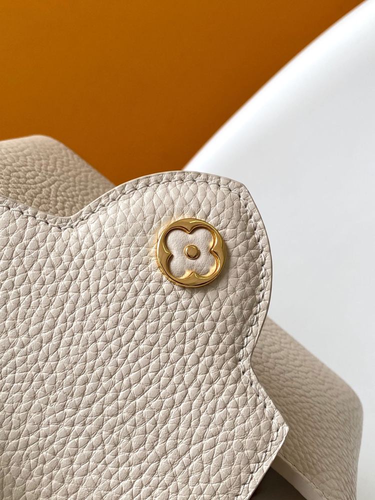 Capucines BB bag