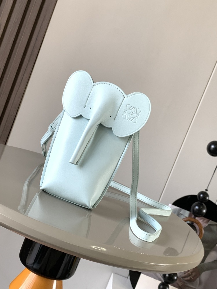 Classic Cowhide Small Elephant Pouch Small Elephant Shaped Pouch with a Sense of Design