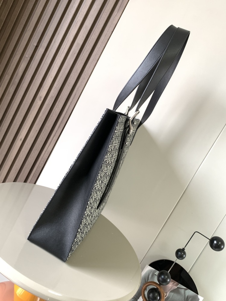 LOEWE Old Flower Tote-Buckle tote Handbag