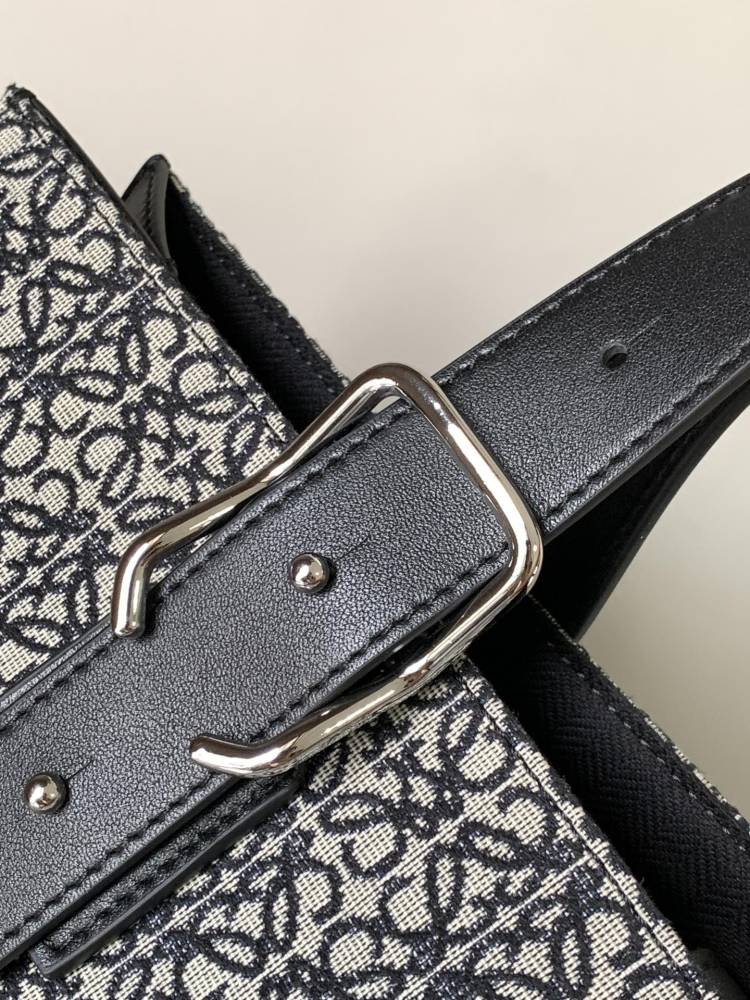 LOEWE Old Flower Tote-Buckle tote Handbag