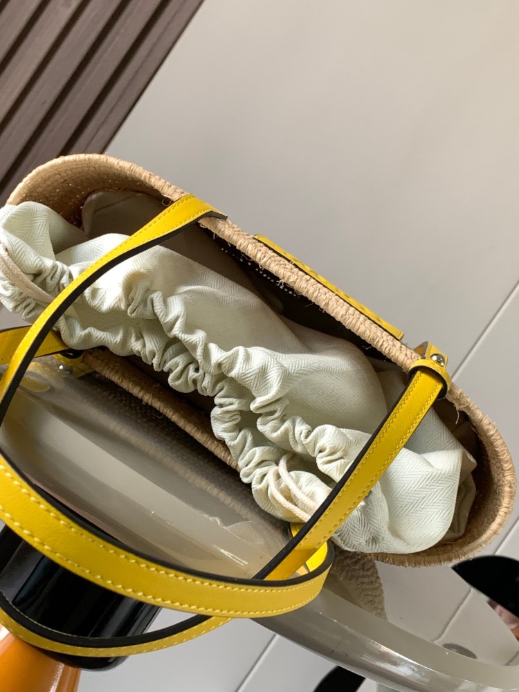 Explosive Compact Square Basket Handbag in Raffia and Cowhide Leather