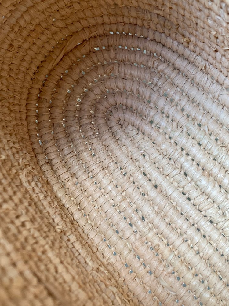 Explosive Compact Square Basket Handbag in Raffia and Cowhide Leather