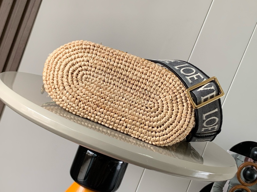 Pop-ups Slit Tote in raffia and cowhide leather