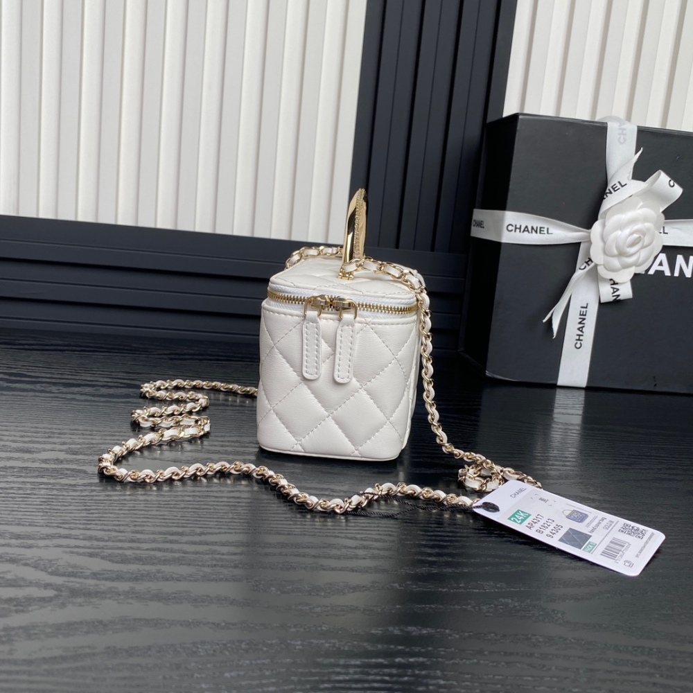 24k Rhinestone Handle Cosmetic Bag AP4317