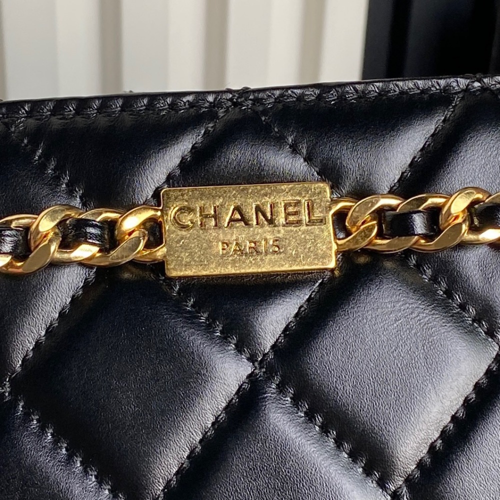 The innovative design of this handbag