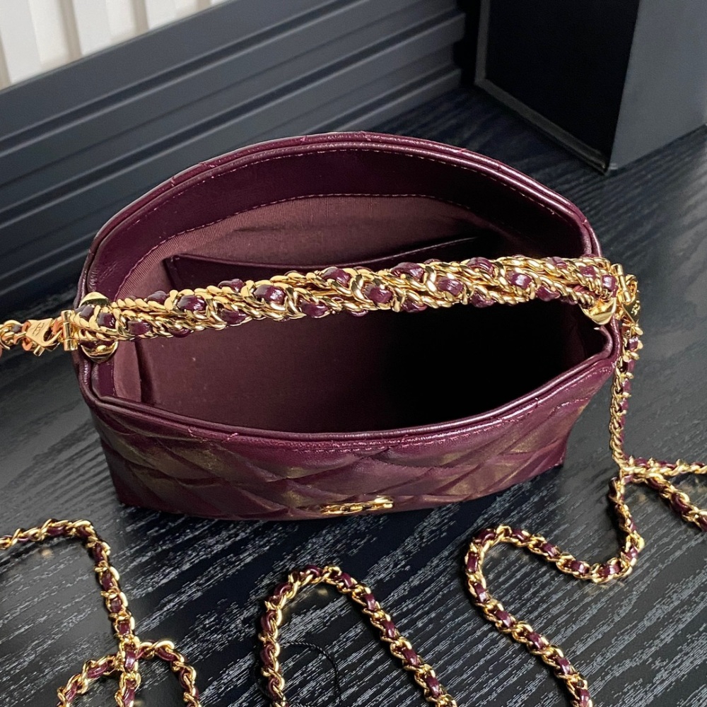 24B Lunchbox Bag Hobo Braided Handle AP4189 with Metal Chain