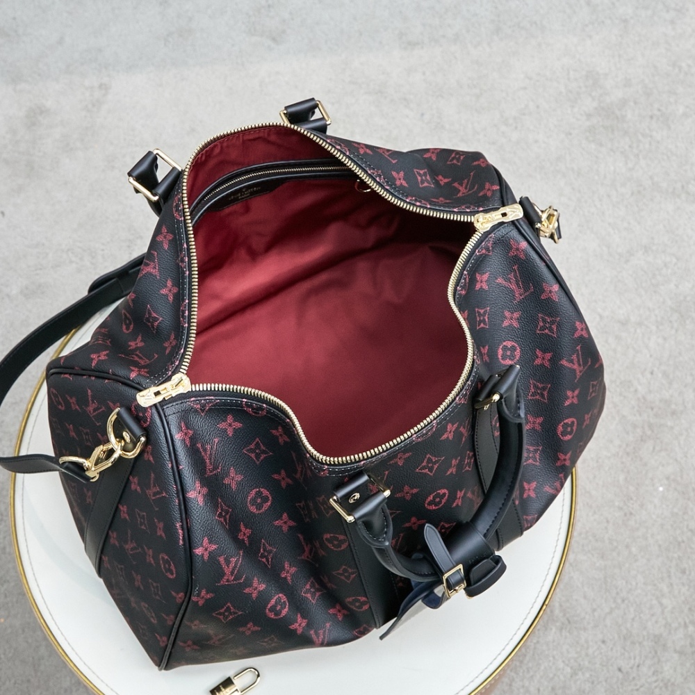 Exclusive Actual M12441 Variable Size Chip This Keepall tote bag 45