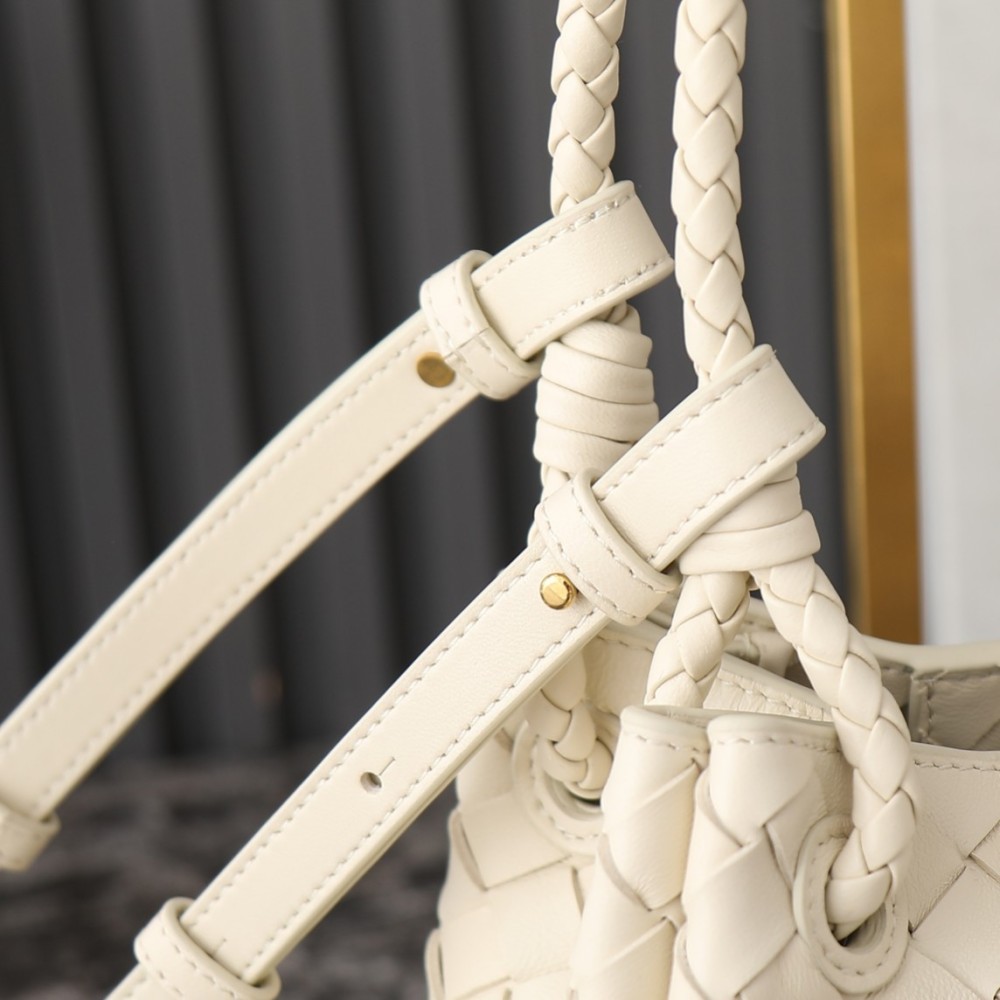 Parachute tote bag