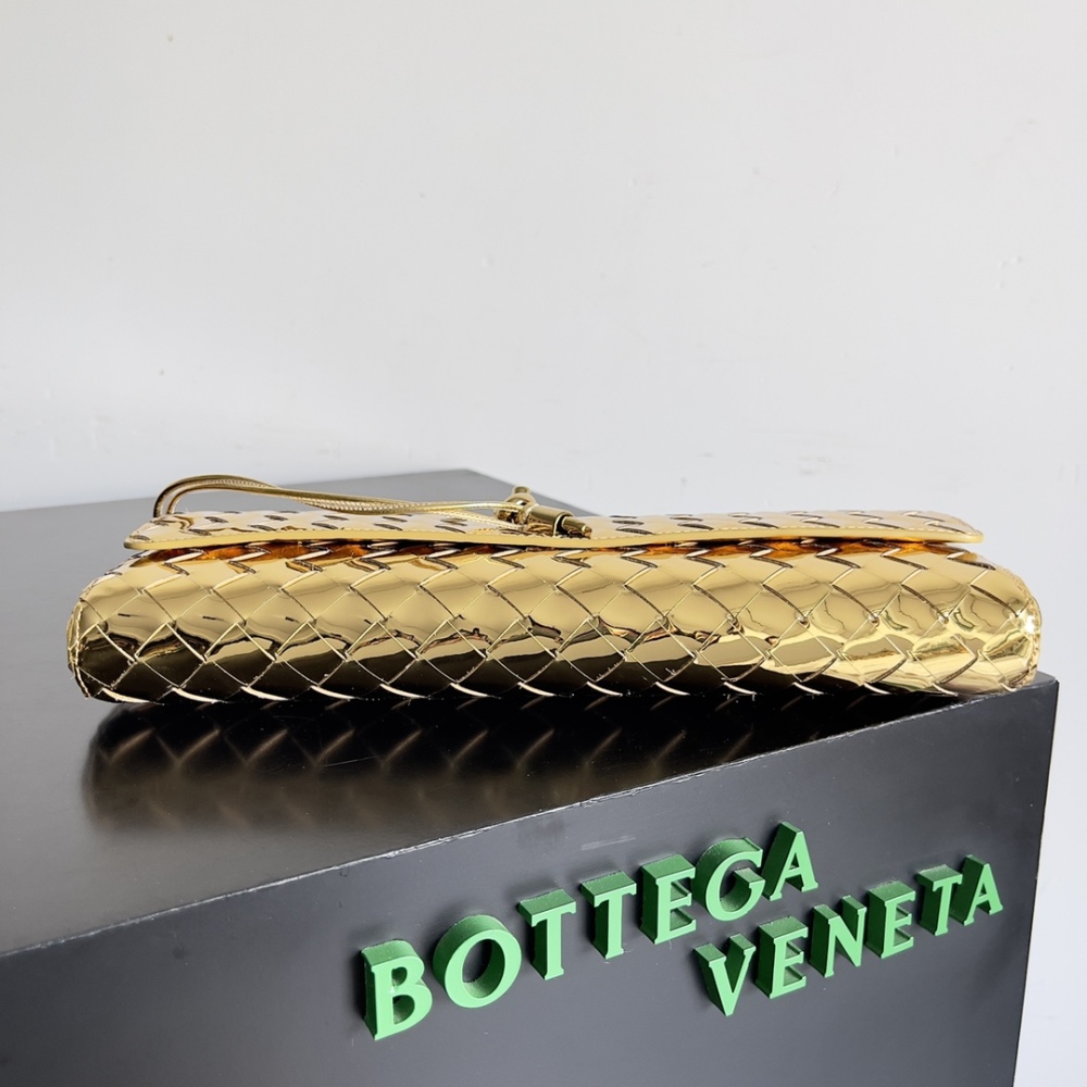 BV Andiamo evening handbag