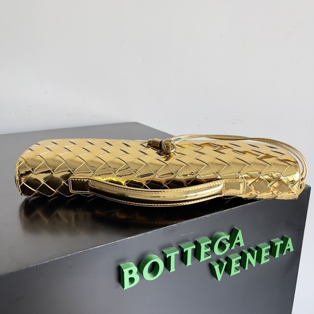 BV Andiamo evening handbag