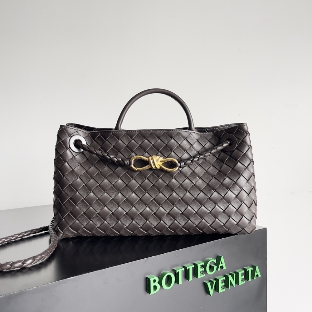 Andiamo woven handbag is really hot all over the world!