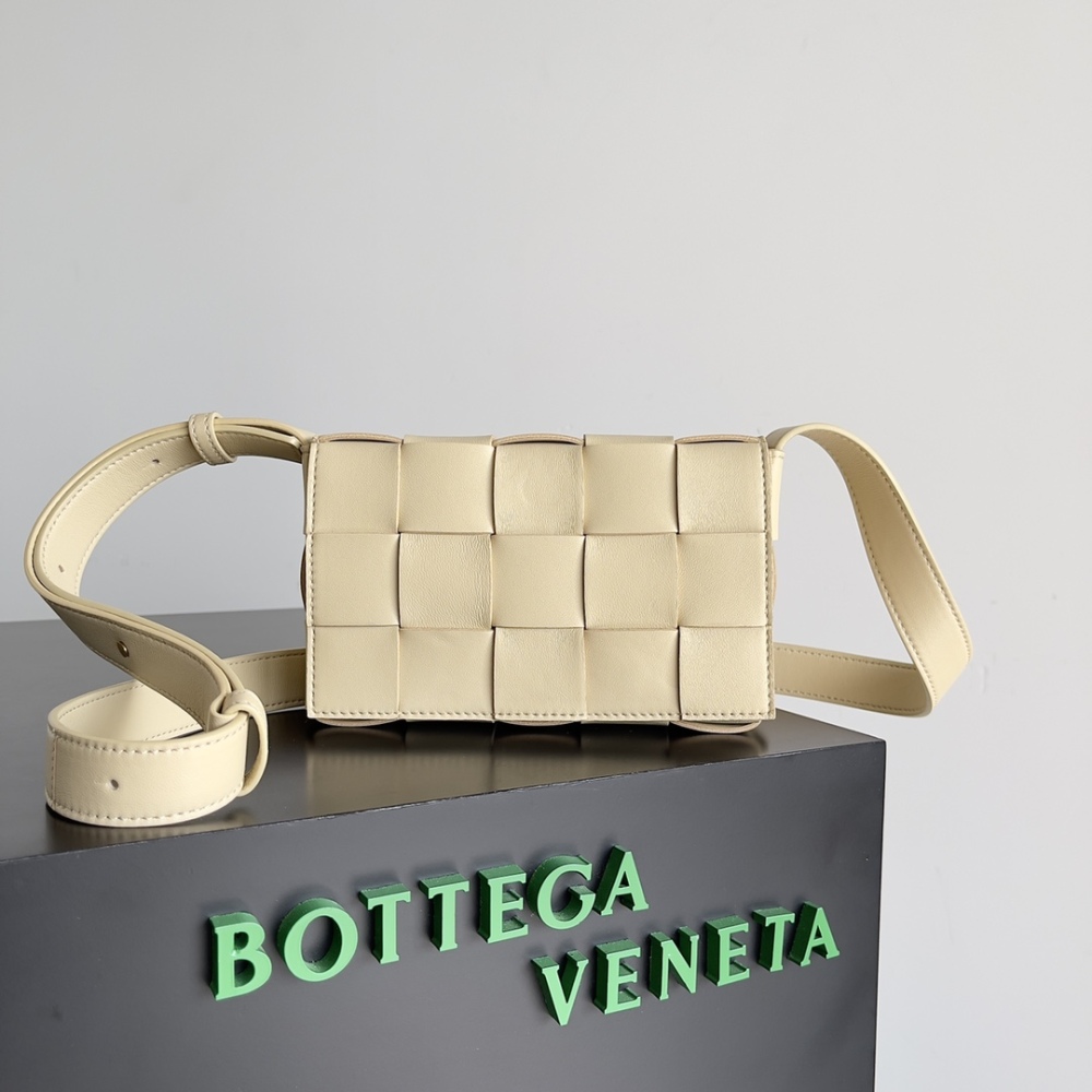 First time on the net (mini size) BV sheepskin + 15 compartment cassette