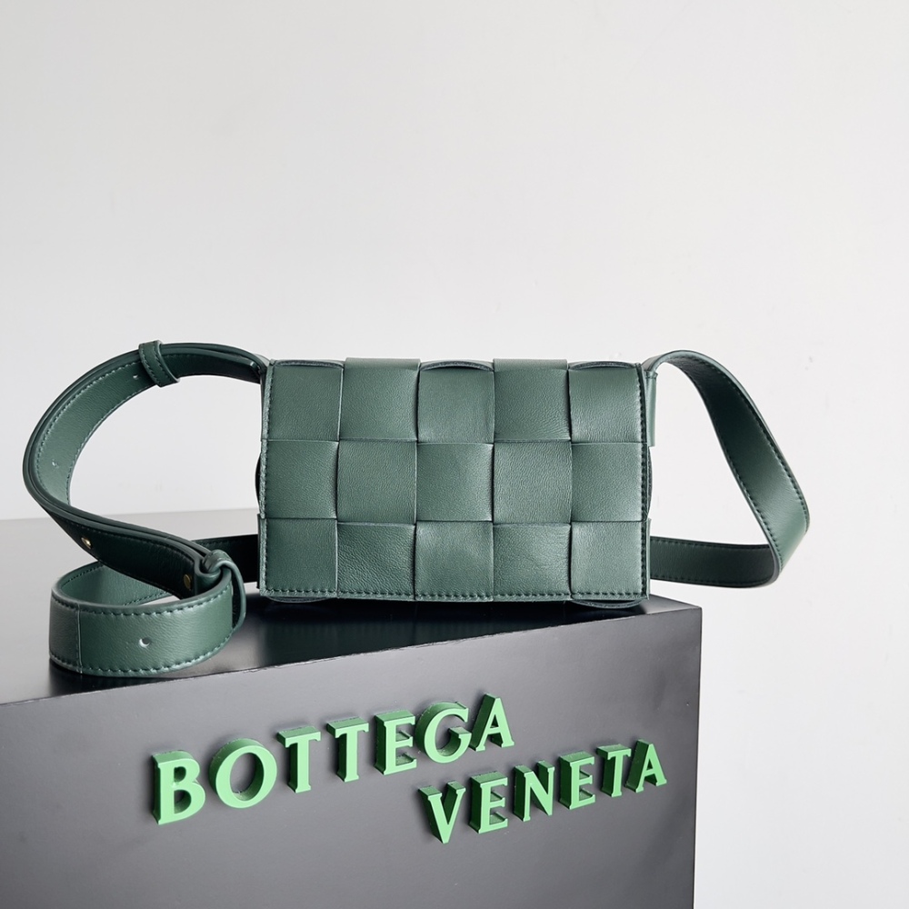 First time on the net (mini size) BV sheepskin + 15 compartment cassette