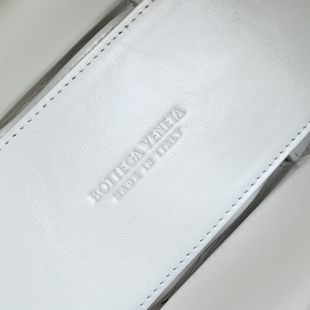 BV Cute as hell pleated mini tote bag!