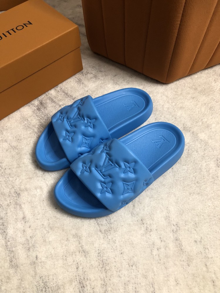 2023 Louis Vuitton Counter New, Iv Monogram Embossed Slippers.