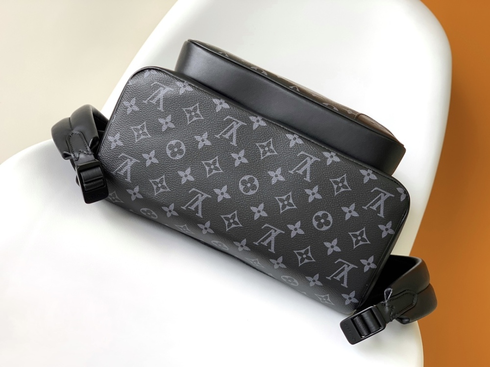 Top quality original M45335 Dean shoulder bag in black flower and black checkerboard