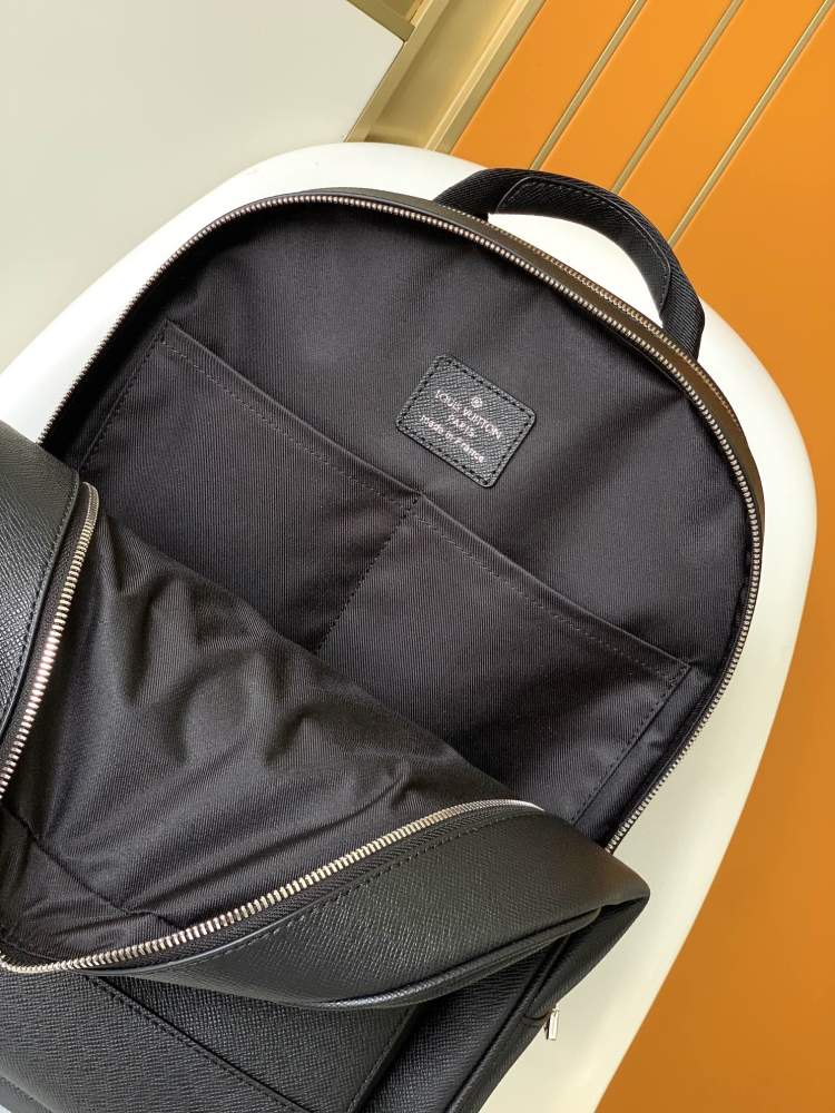 The M30857 top-of-the-line Aarian xx shoulder bag
