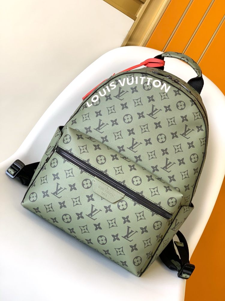 M46802 Green Shoulder Bag Collection