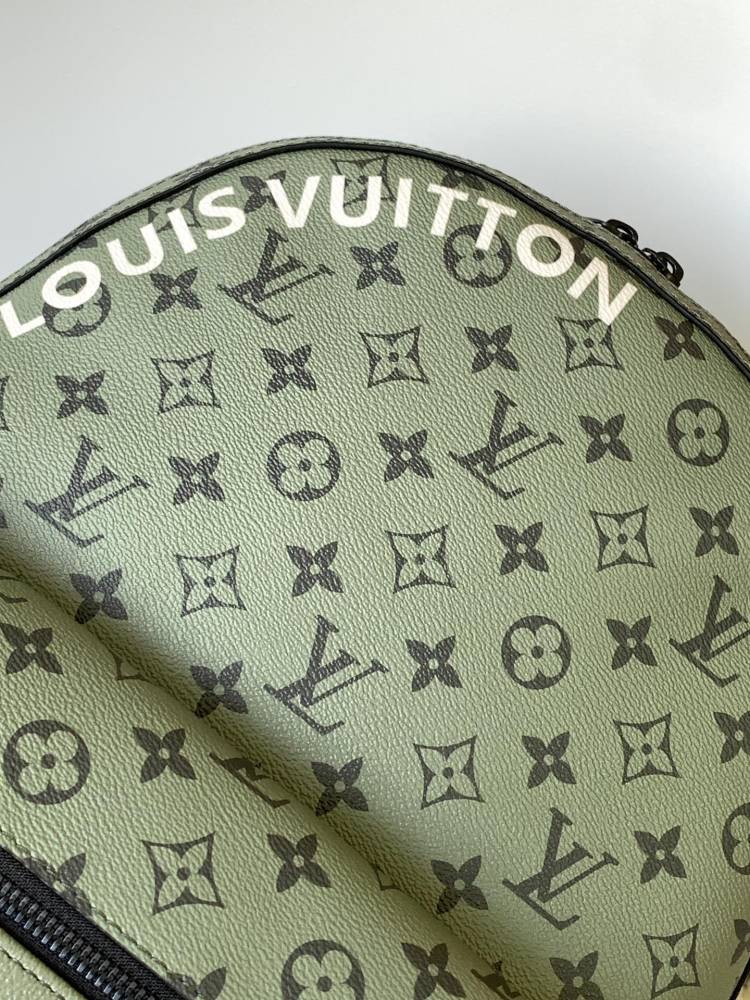 M46802 Green Shoulder Bag Collection