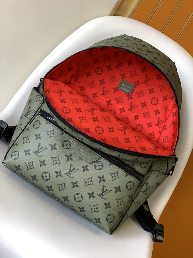 M46802 Green Shoulder Bag Collection