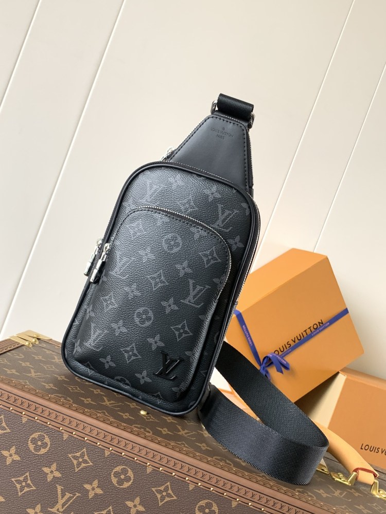 The Avenue small shoulder bag