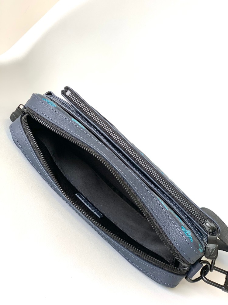 This Trio messenger bag