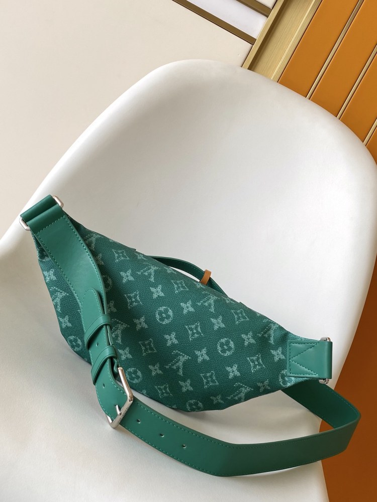 The newest version of this Rush fanny pack is made of Monogram Heritage canvas.