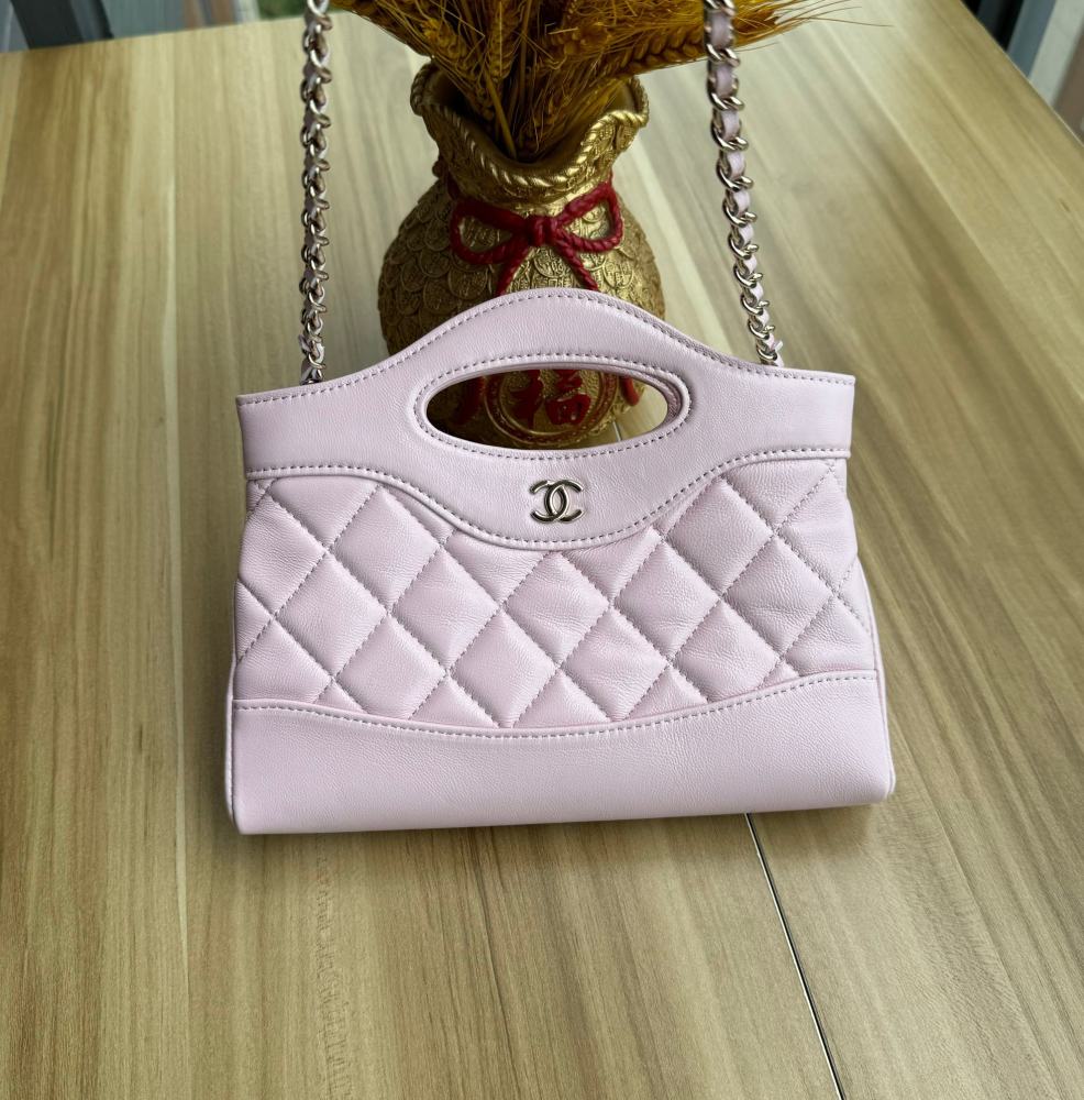 CHANEL Chanel 24S latest 31 mini shopper bag.