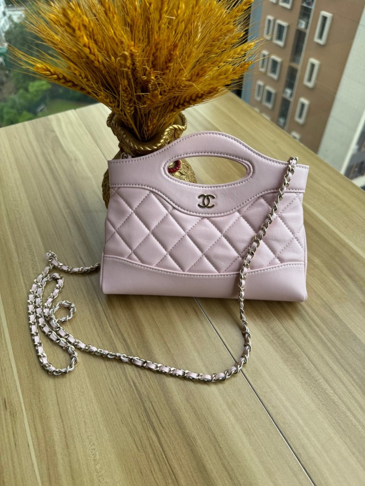 CHANEL Chanel 24S latest 31 mini shopper bag.