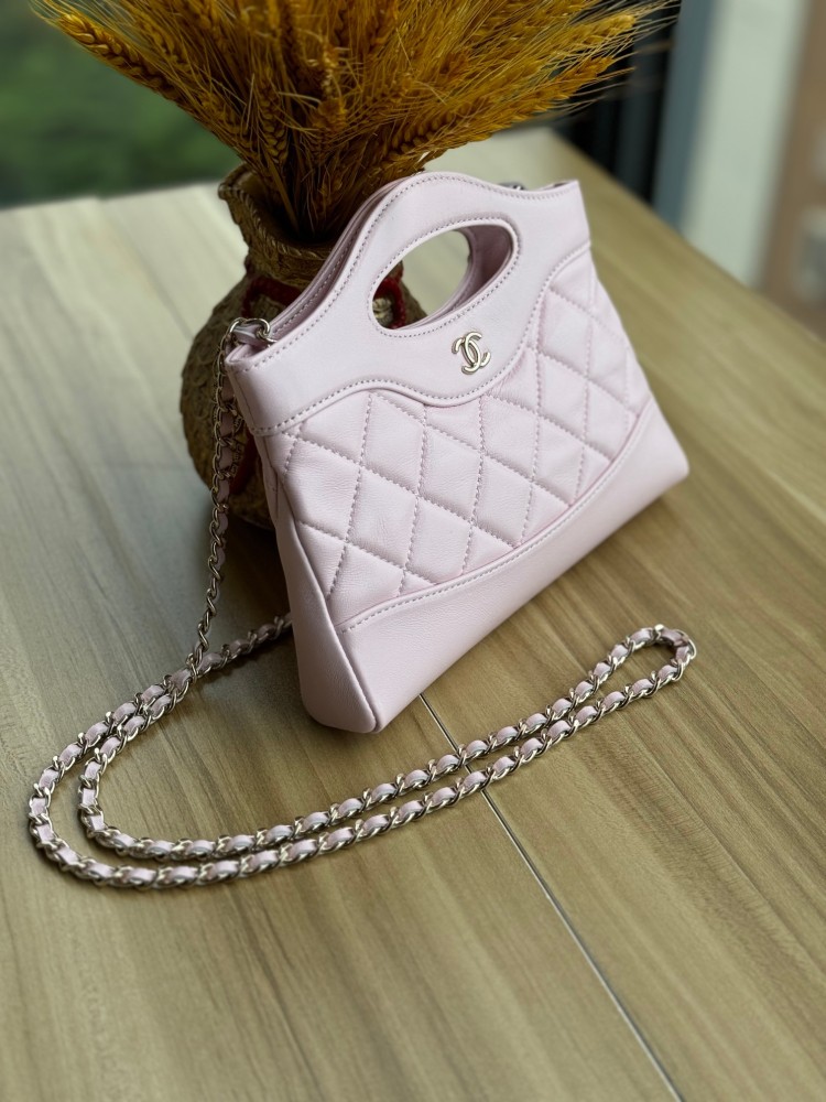 CHANEL Chanel 24S latest 31 mini shopper bag.
