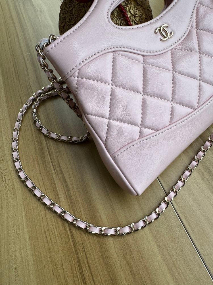 CHANEL Chanel 24S latest 31 mini shopper bag.