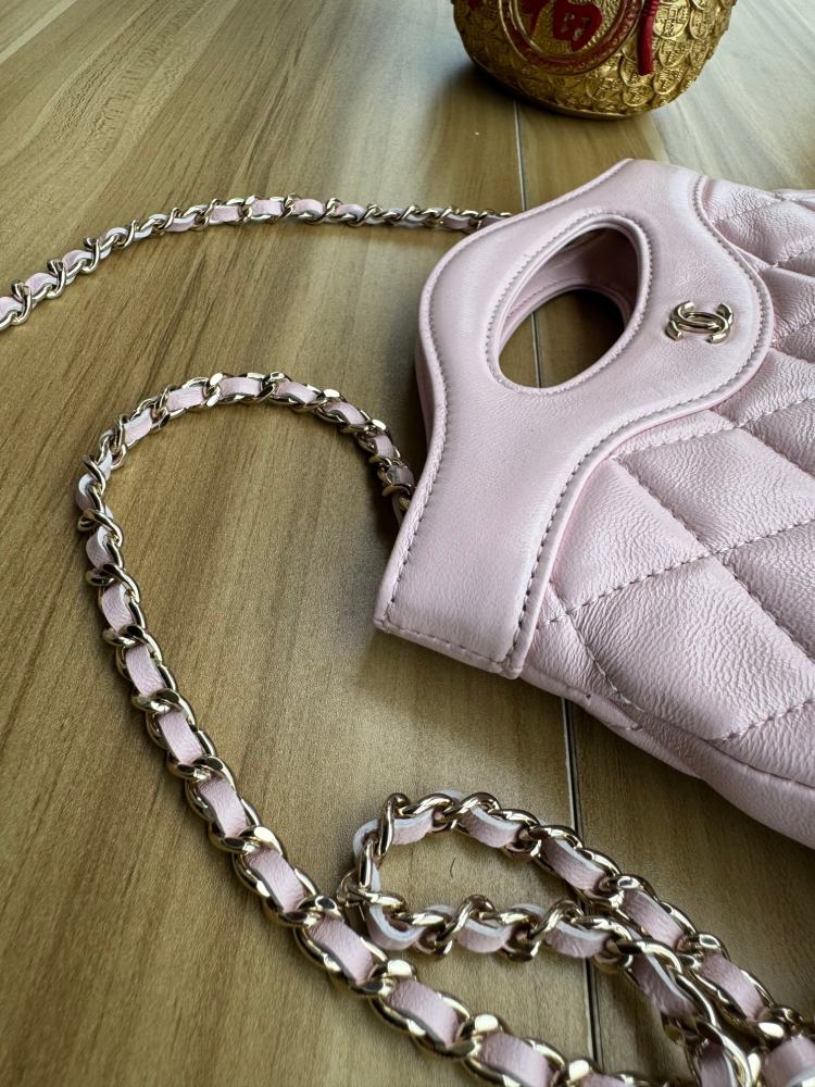 CHANEL Chanel 24S latest 31 mini shopper bag.