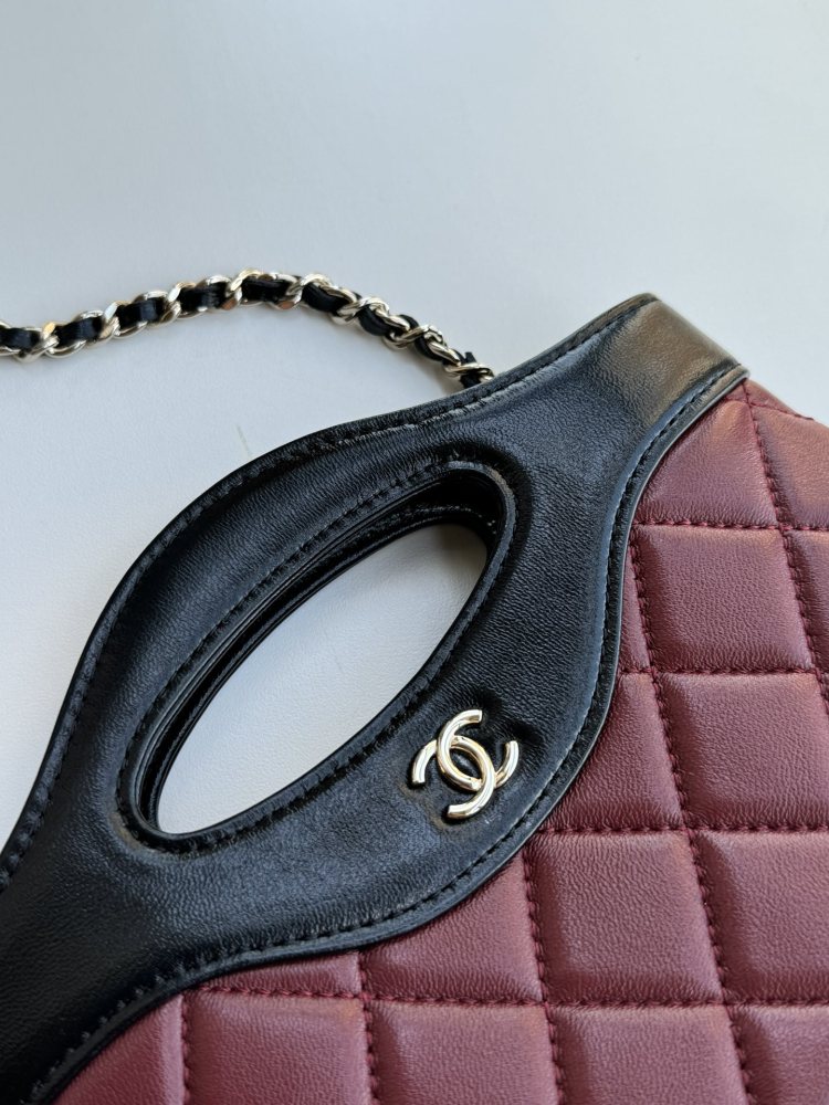 CHANEL Chanel 24S latest 31 mini shopper bag.