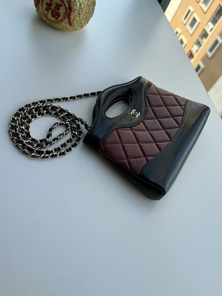 CHANEL Chanel 24S latest 31 mini shopper bag.