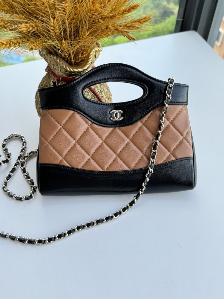 CHANEL Chanel 24S latest 31 mini shopper bag.