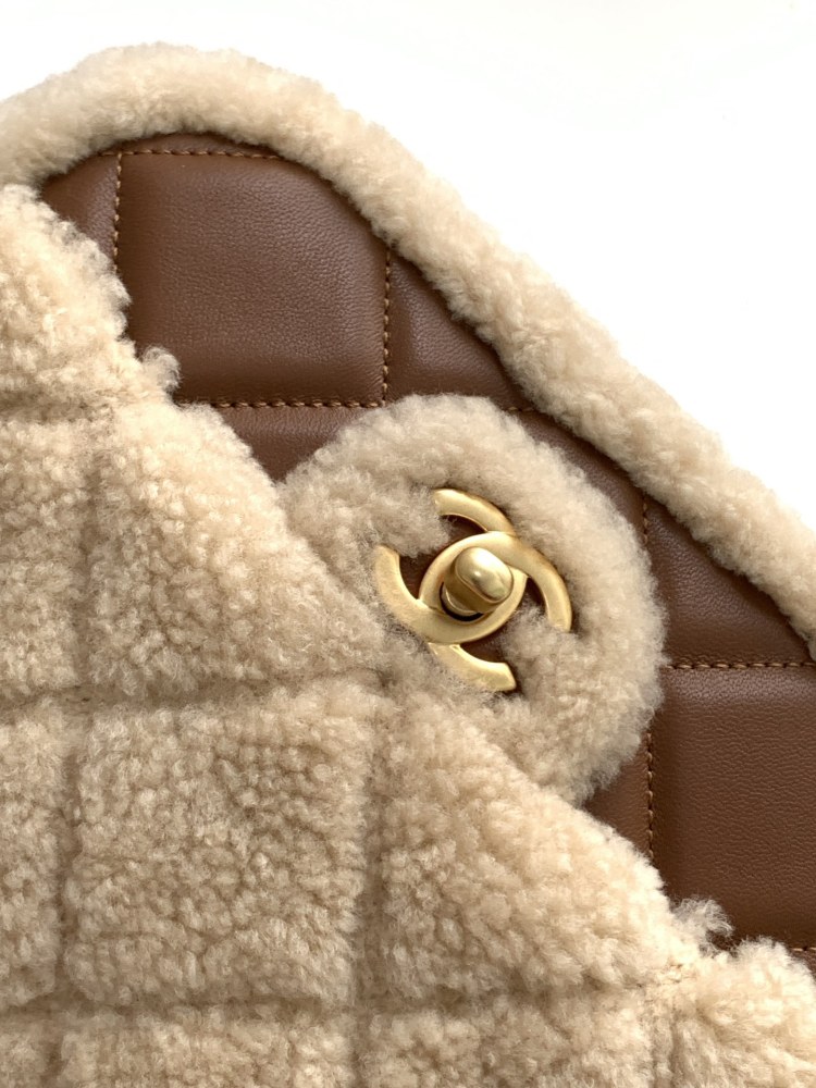 chanel  24k new teddy lamb wool cf series cute value full of points!