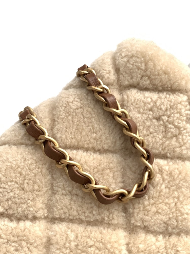 chanel  24k new teddy lamb wool cf series cute value full of points!