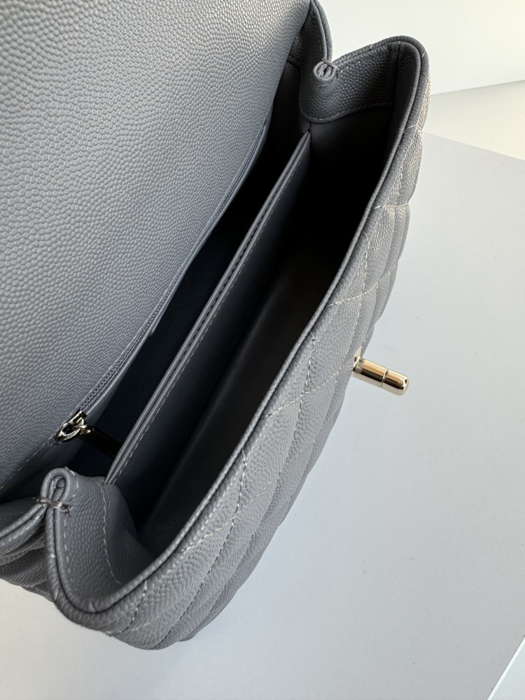 chanel 2024K new 92990 car edge lining with lambskin coco handle Mouth cover handbags