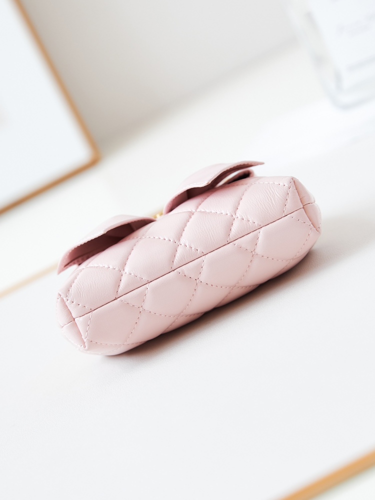 chanel  24A Bow Tie Froggy Bags are so cute,