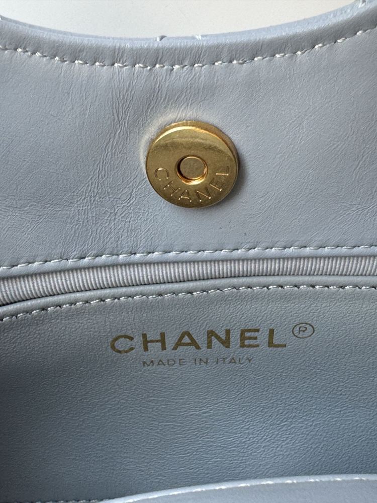 CHANEL hobo hippie bag