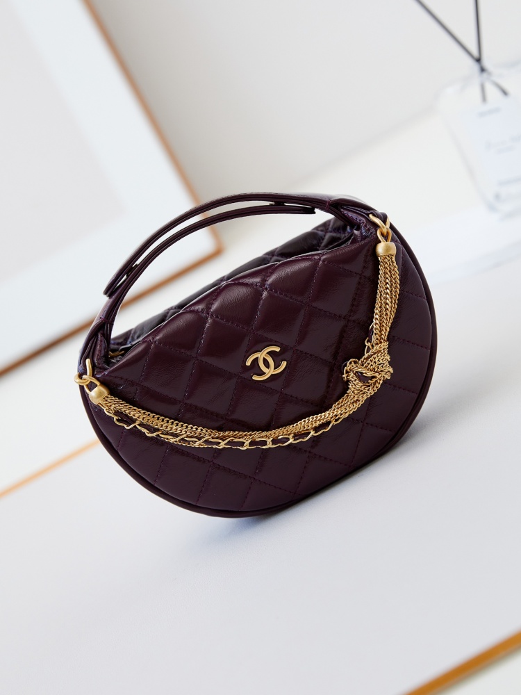 Chanel 24A Hula Hoop is a high class simple but noble style.