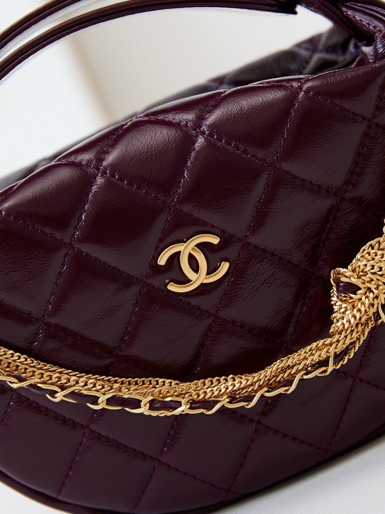 Chanel 24A Hula Hoop is a high class simple but noble style.